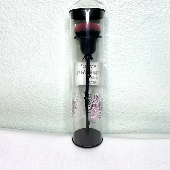 Wet n Wild Rebel Rose Blush Brush - Picture 6 of 10